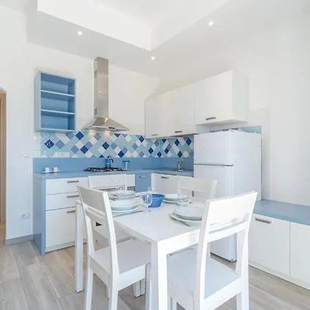 In With Kitchen Framura