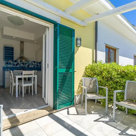 In With Kitchen Διαμέρισμα